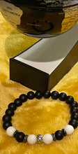 Load image into Gallery viewer, Ladies White Alabaster Beaded Bracelet